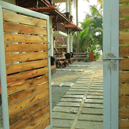 Woodhouse Beach Resort Varkala Luaran gambar